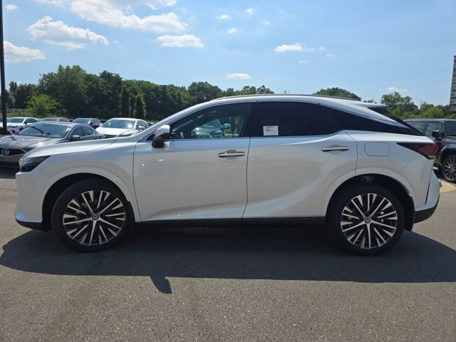 New 2026 Eminent White Pearl Lexus PREMIUM PLUS image 29