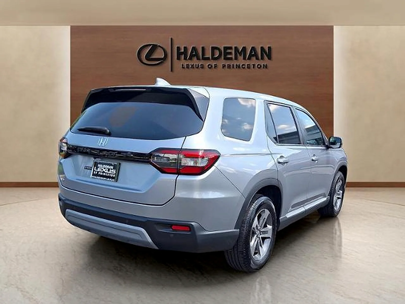 Used 2025 Lunar Silver Metallic Honda EX-L image 6