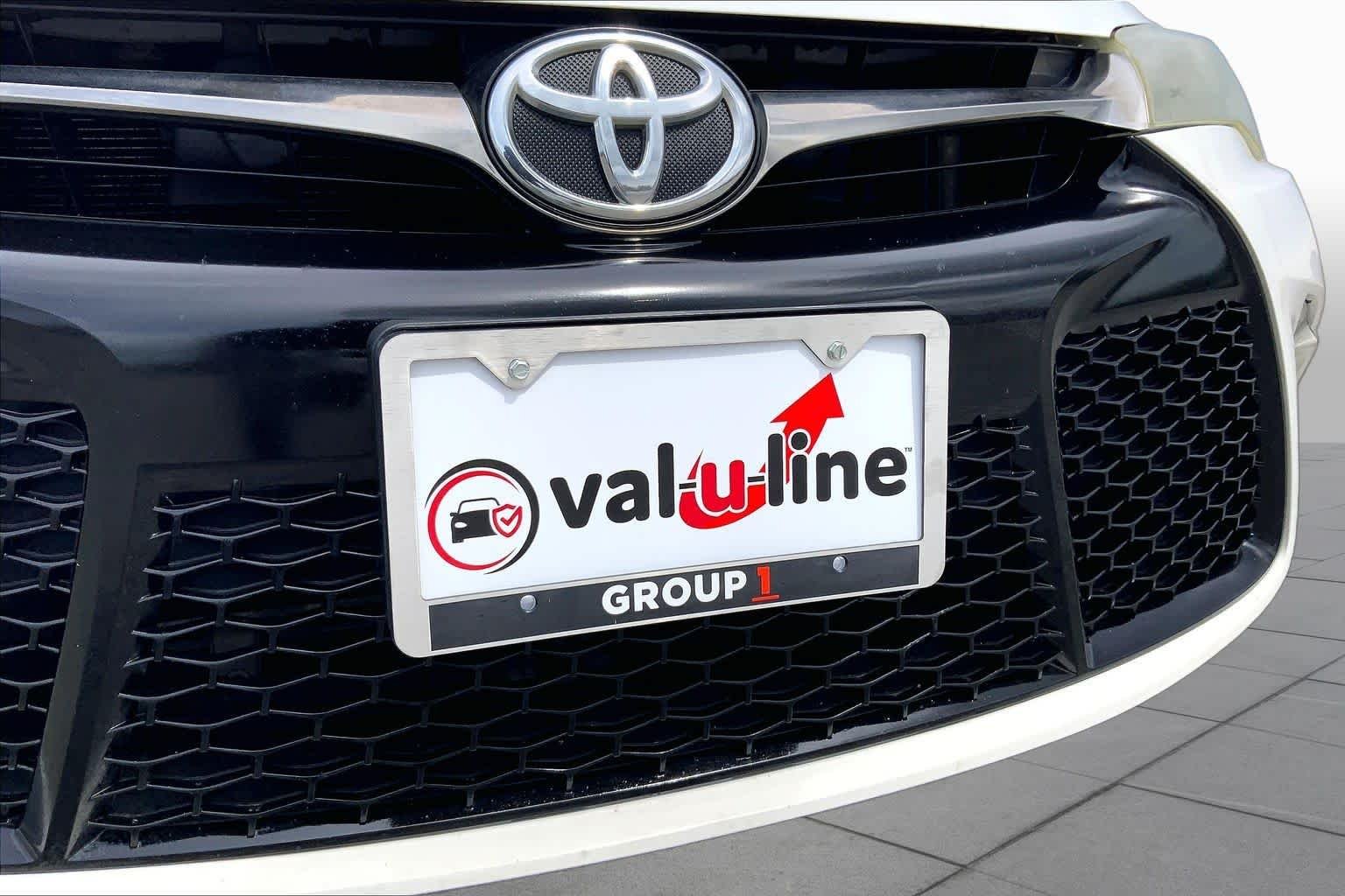 Used 2015 Super White Toyota XSE image 29