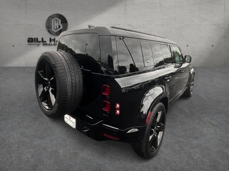 Used 2024 Black Land Rover X-Dynamic SE image 6