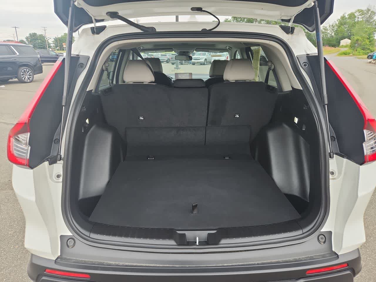 Used 2025 Platinum White Pearl Honda EX image 16