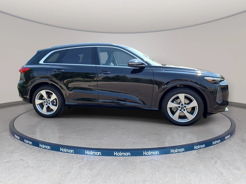 Used 2025 Black Audi 2.0T Prestige image 5