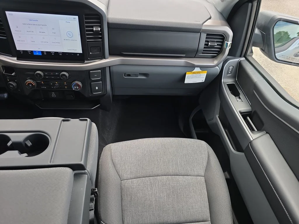 Used 2025 Silver Ford XLT image 16