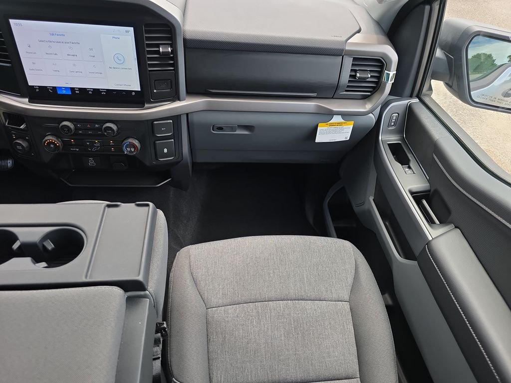 Used 2025 Silver Ford XLT image 16