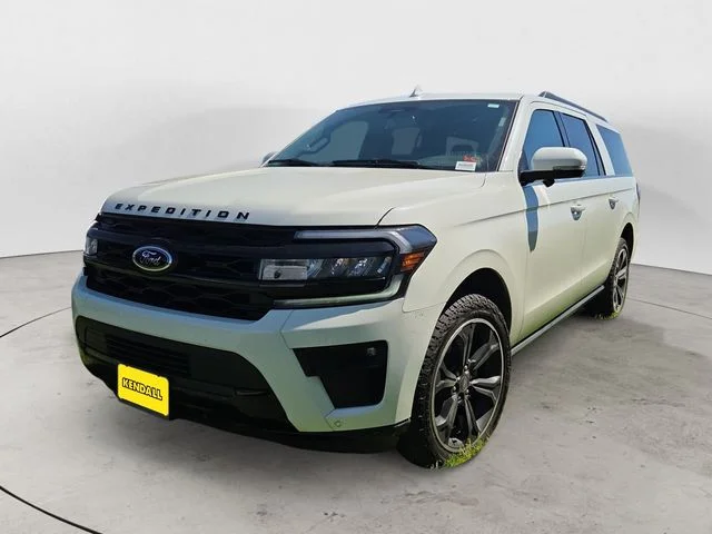 Used 2024 White Metallic Ford Limited image 1