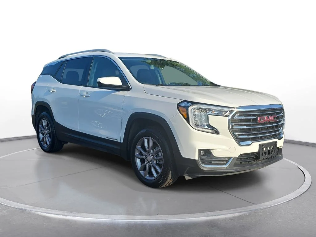 Used 2024 White GMC SLT image 3
