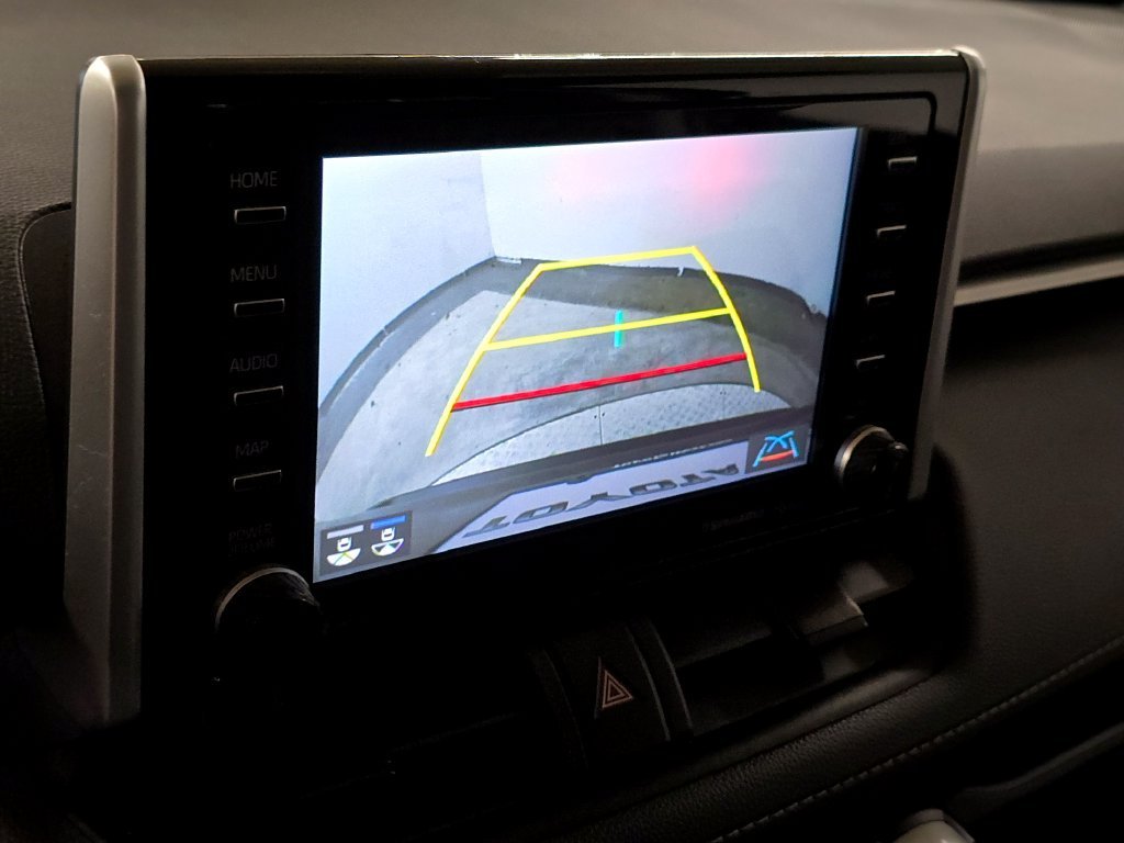 Used 2021  Toyota XLE image 33