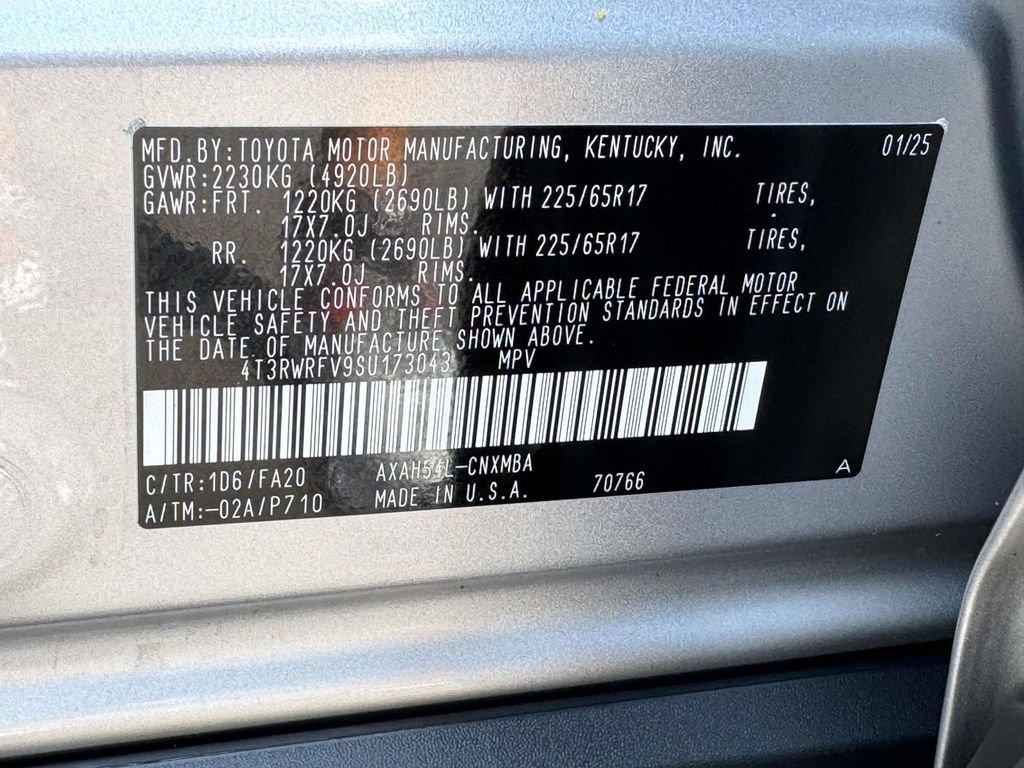 Used 2025 Silver Toyota XLE image 27