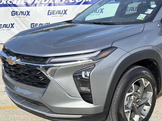 Used 2025 Gray Chevrolet LT image 2