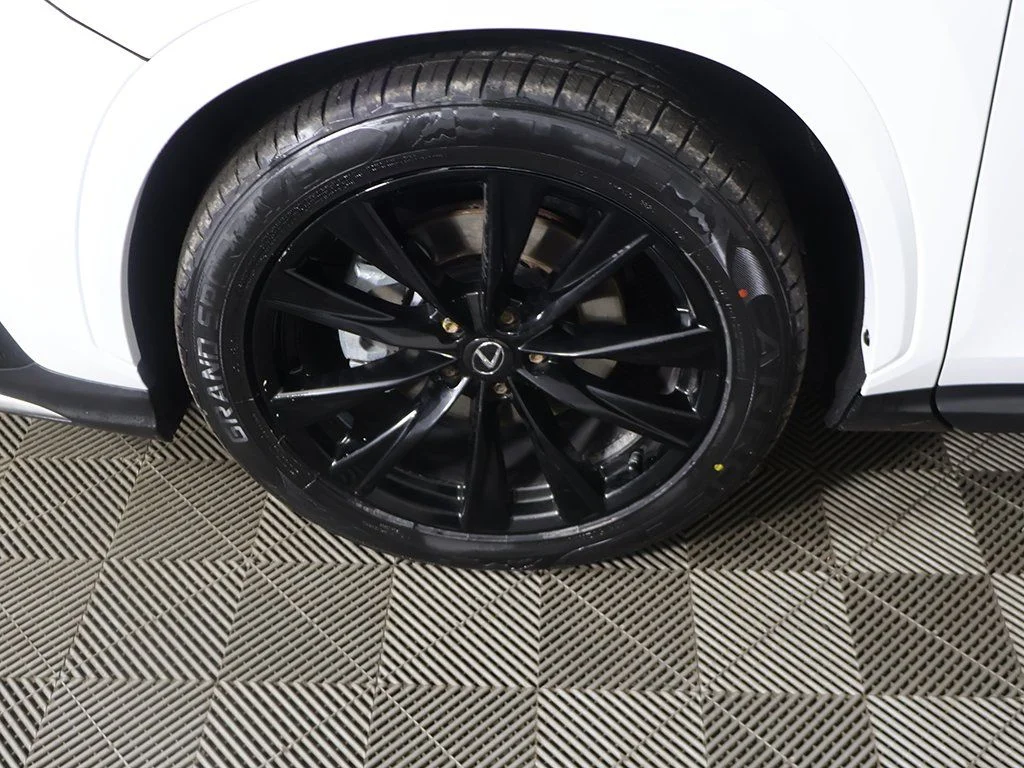 Used 2024 White Lexus 350 F SPORT Handling image 18