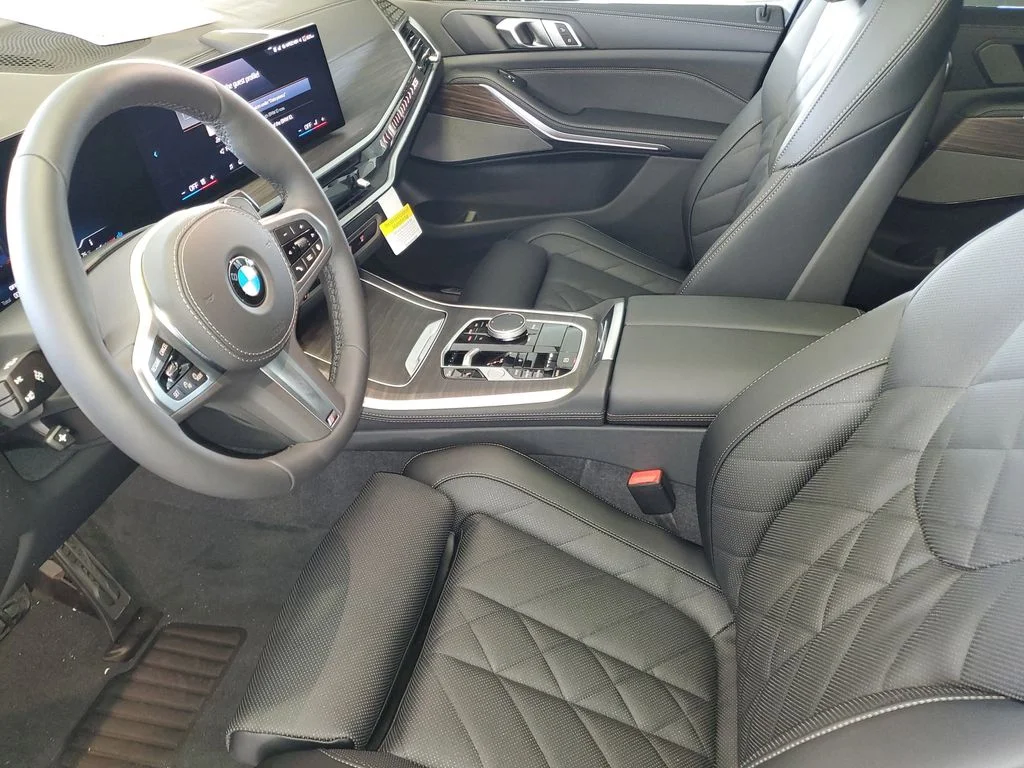 Used 2026 Black Sapphire Metallic BMW sDrive40i image 15
