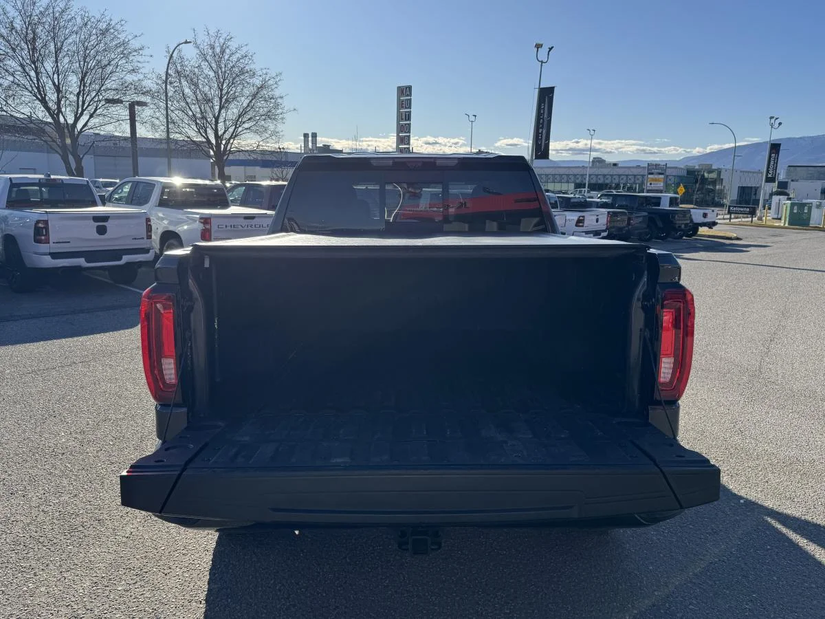 Used 2022 Grey GMC At4x image 8
