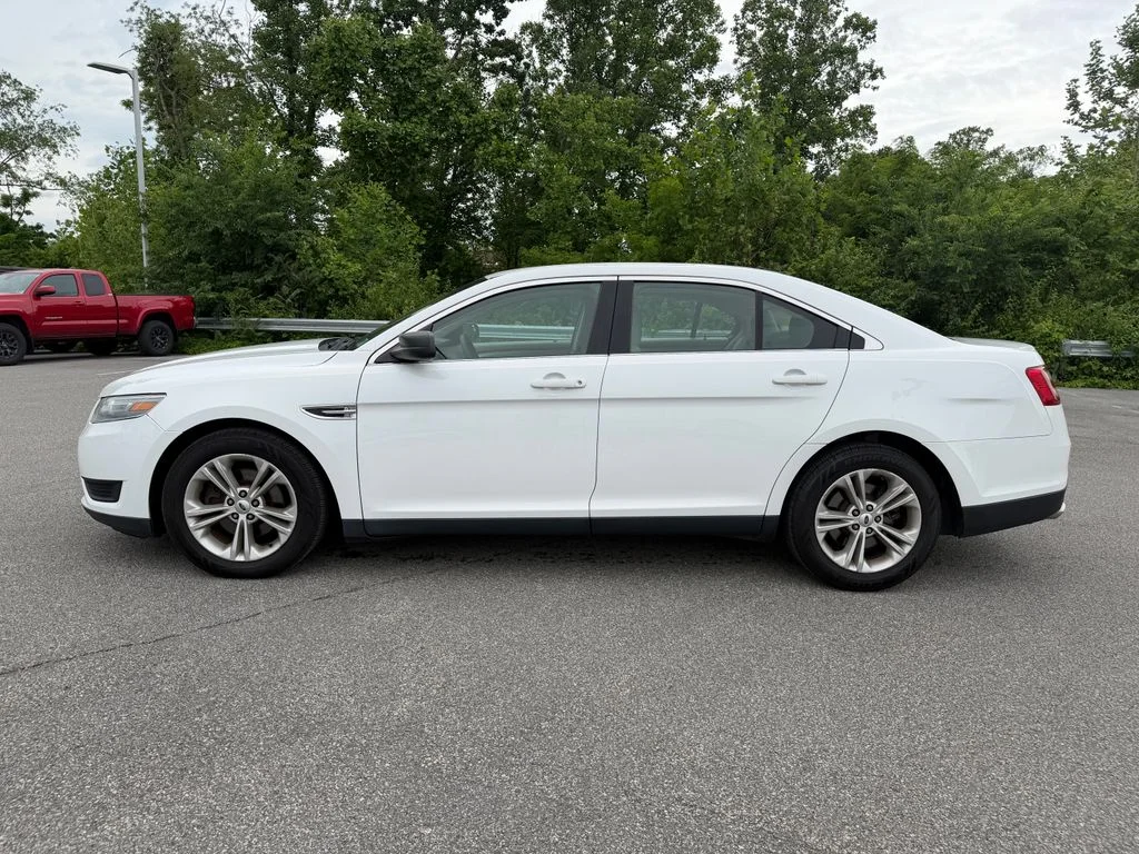 Used 2016 Ford Taurus SE with VIN 1FAHP2D82GG136566 for sale in Morgantown, WV