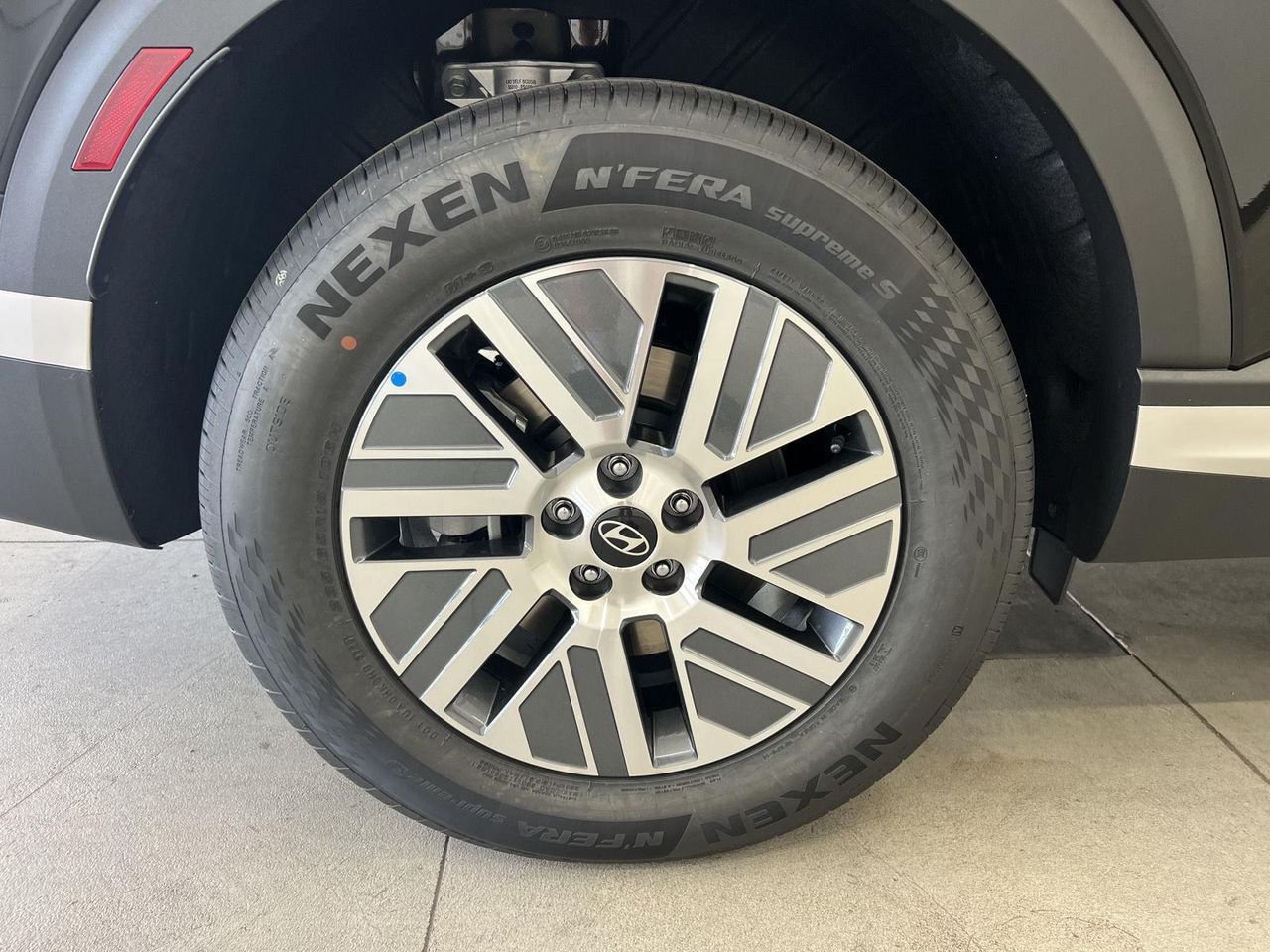 New 2027 Abyss Black Pearl Hyundai SEL 7P image 9