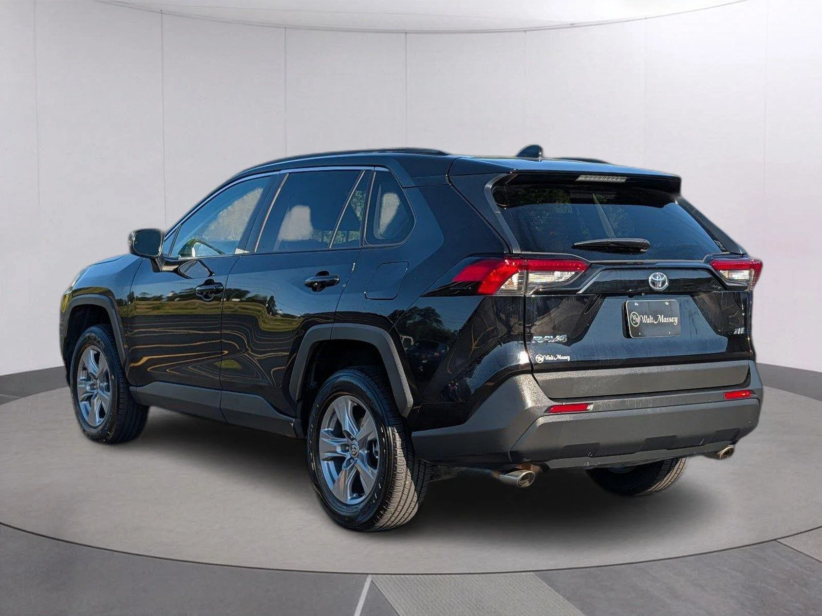 Used 2025 Midnight Black Metallic Toyota XLE image 3