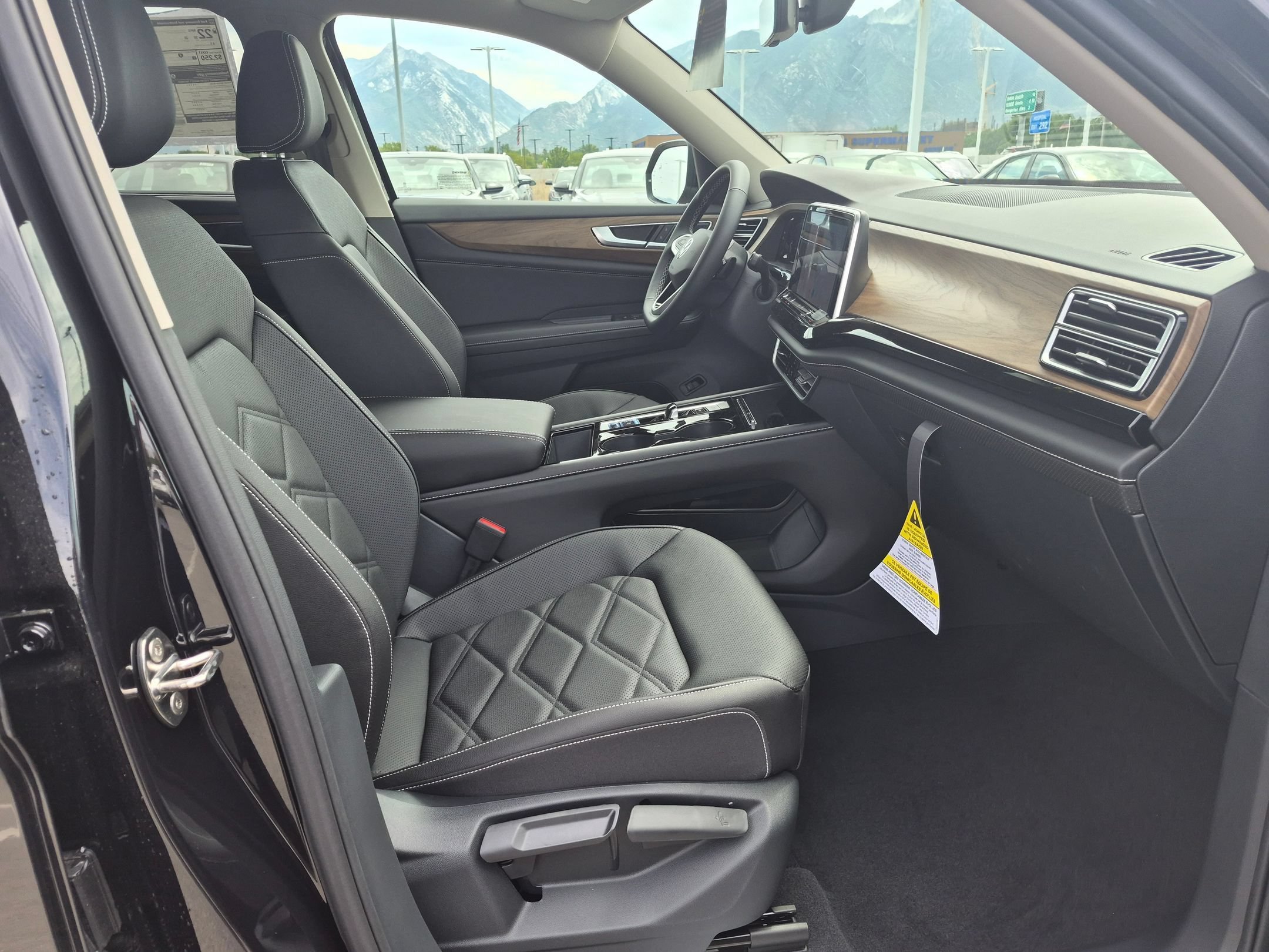 New 2026 Deep Black Pearl Volkswagen 2.0T SE w/Technology image 29