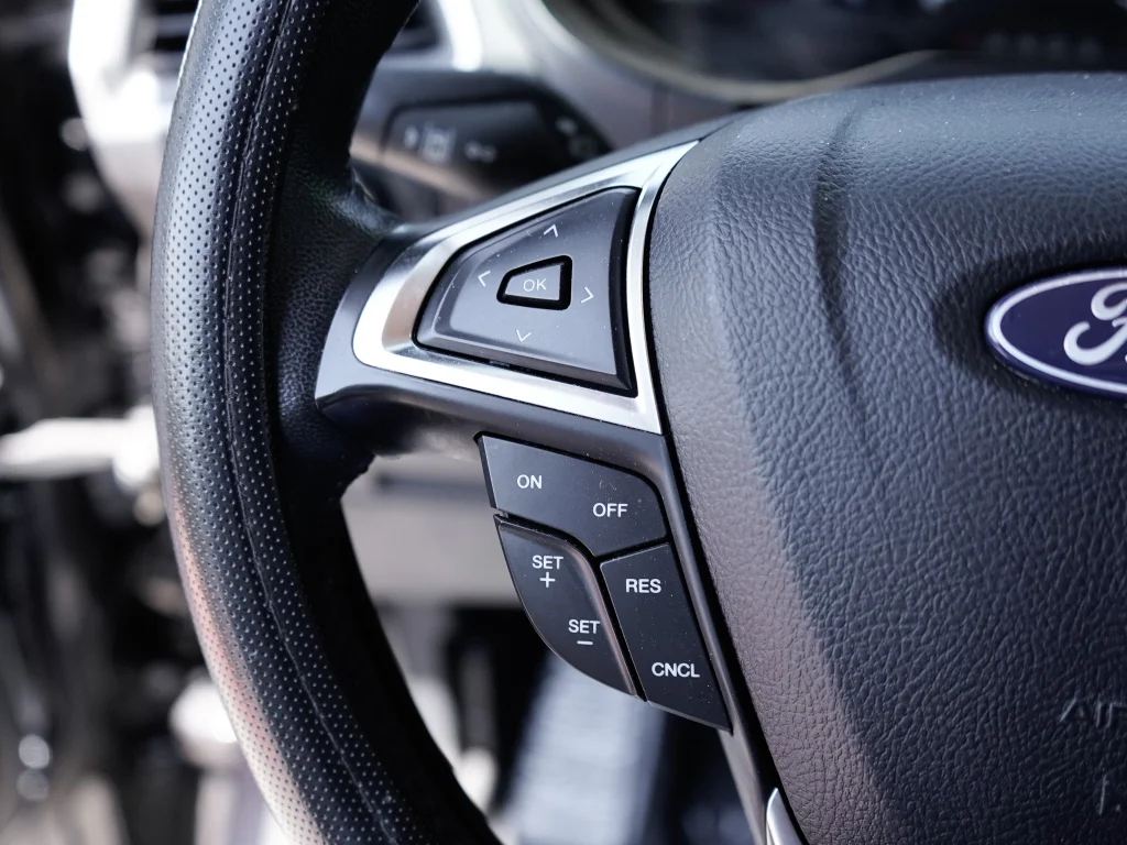 Used 2022 Agate Black Metallic Ford SEL image 14