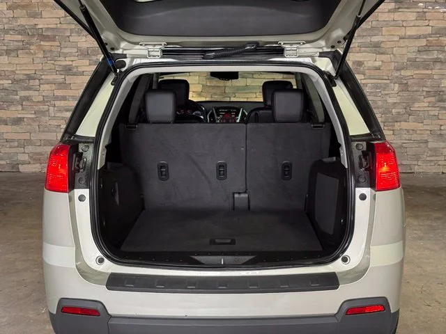 Used 2014 Champagne Silver Metallic GMC SLT-1 image 8