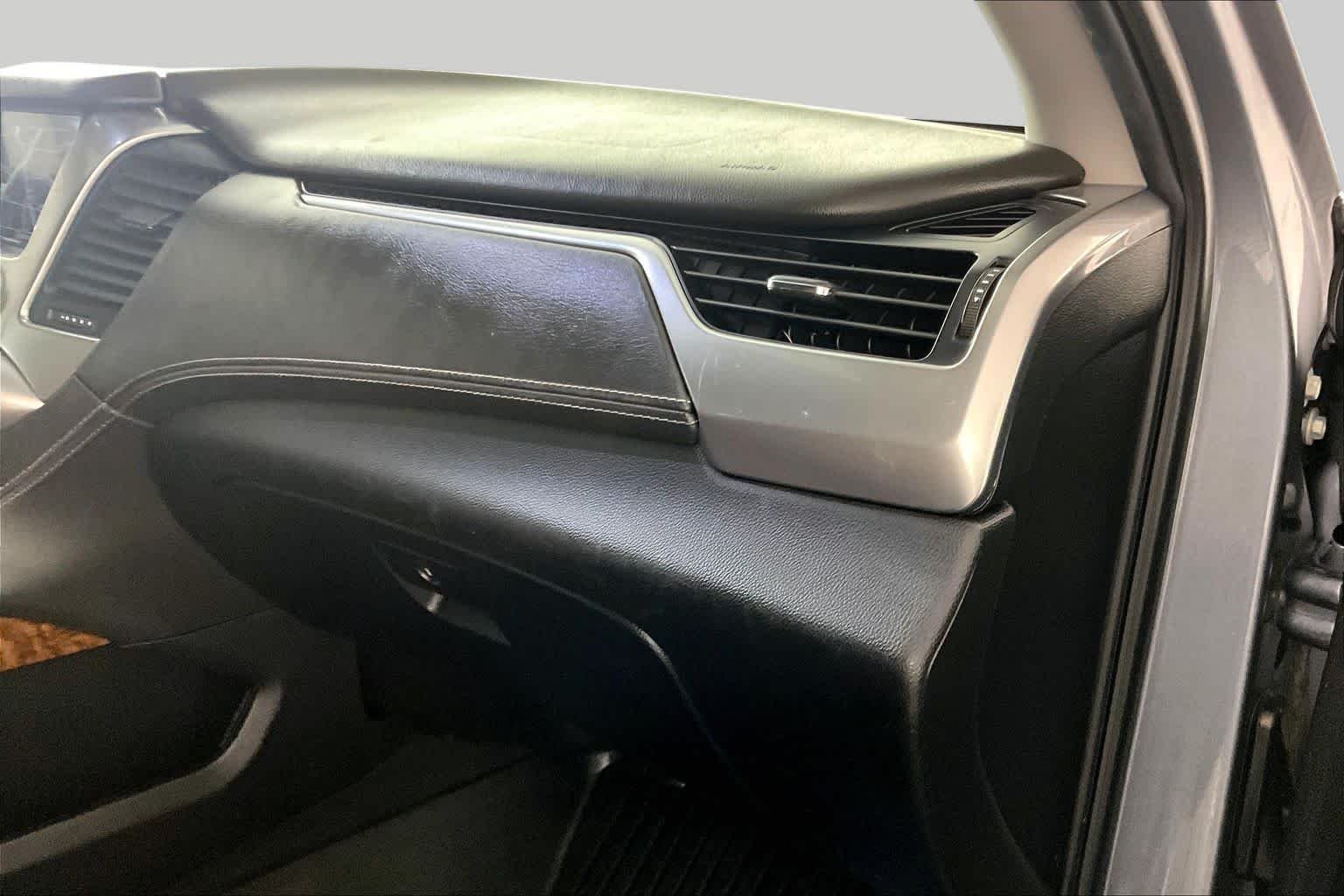 Used 2020 Satin Steel Metallic Chevrolet Premier image 18