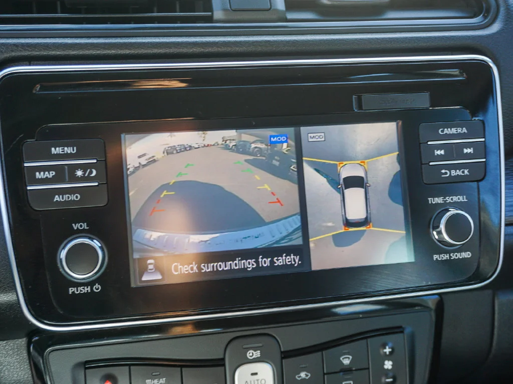 Used 2018 Gray Nissan SL image 24