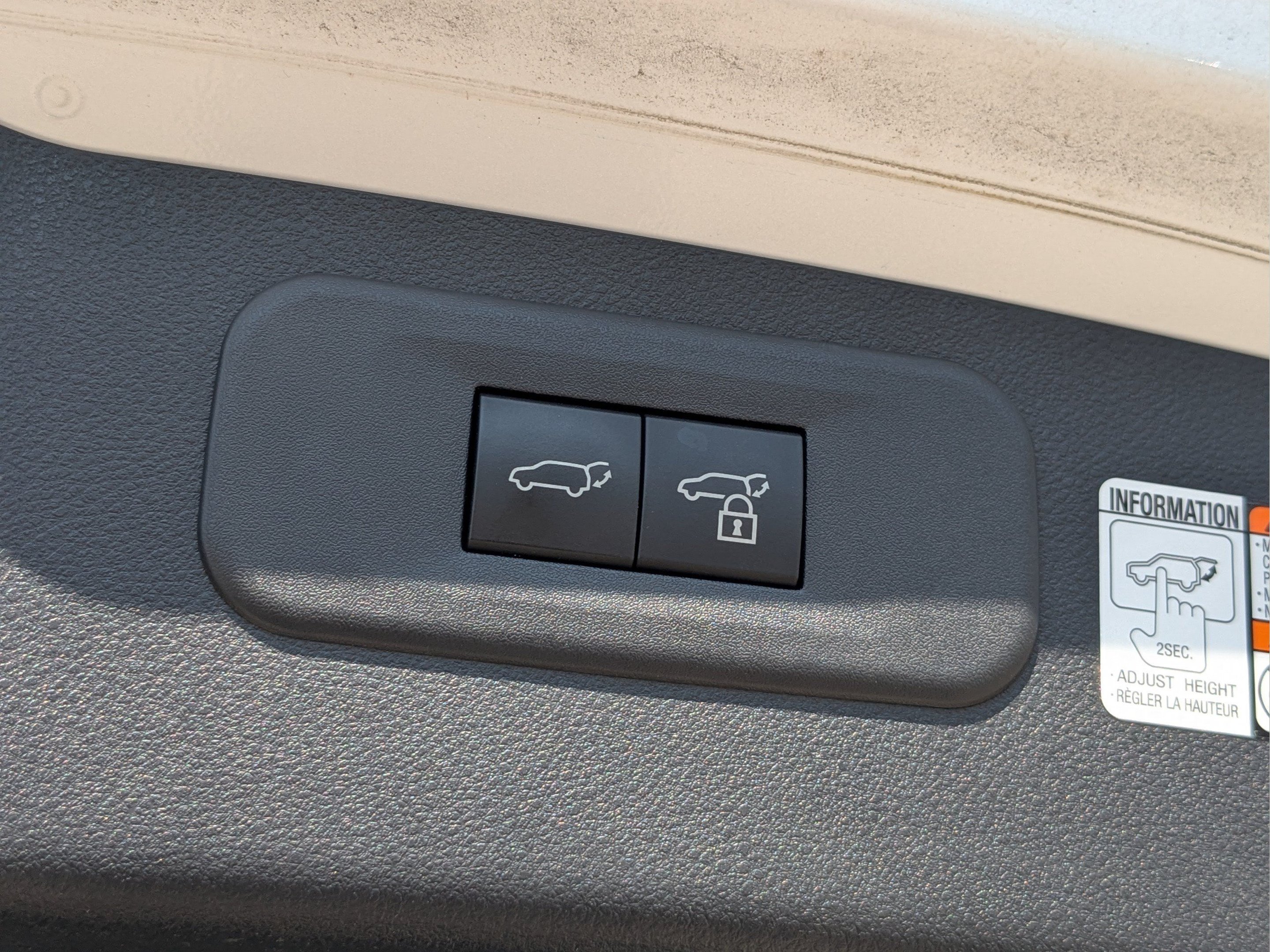 2022 Lexus NX 350 - Photo 12