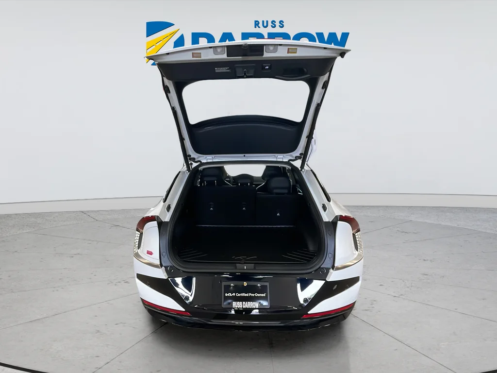 Certified Used 2025 White Kia Wind image 30