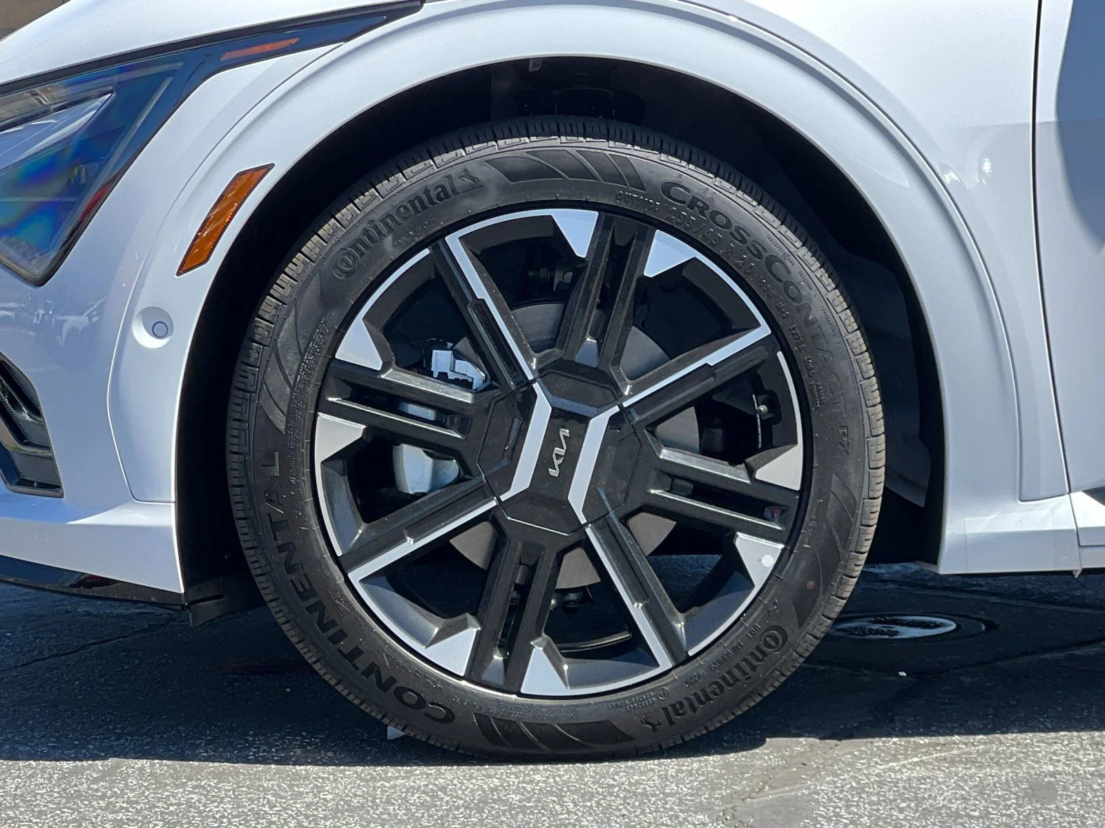 New 2026 White Kia GT-Line image 33