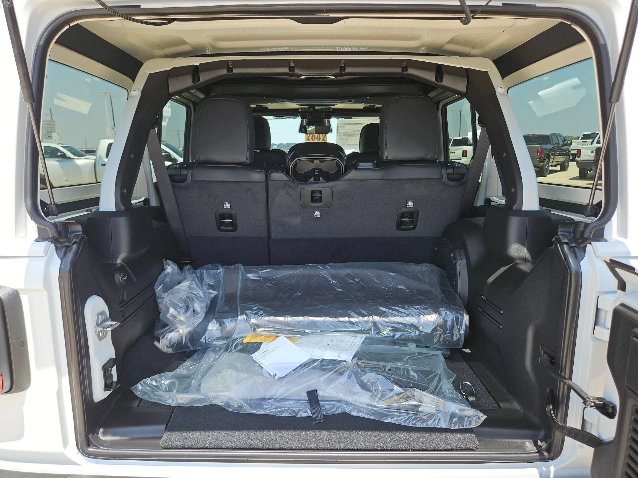 New 2026 Bright White Clearcoat Jeep Rubicon X image 19