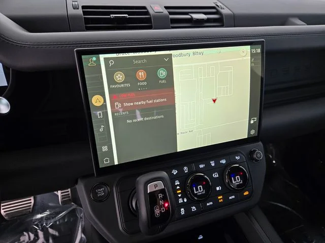New 2026 Narvik Black Land Rover OCTA image 22