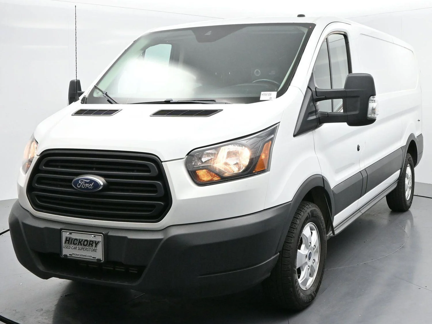Used 2019  Ford 250 image 3