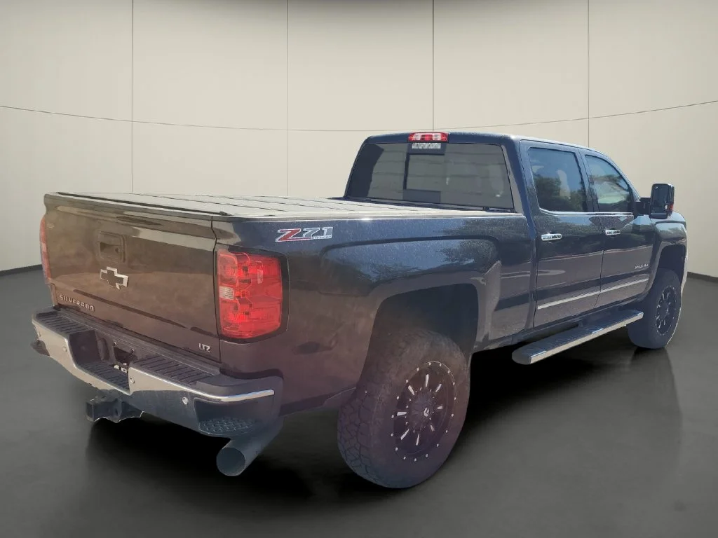Used 2015 Gray Chevrolet LTZ image 7