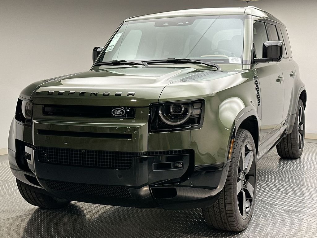 New 2026 Woolstone Green Land Rover X-Dynamic SE image 1