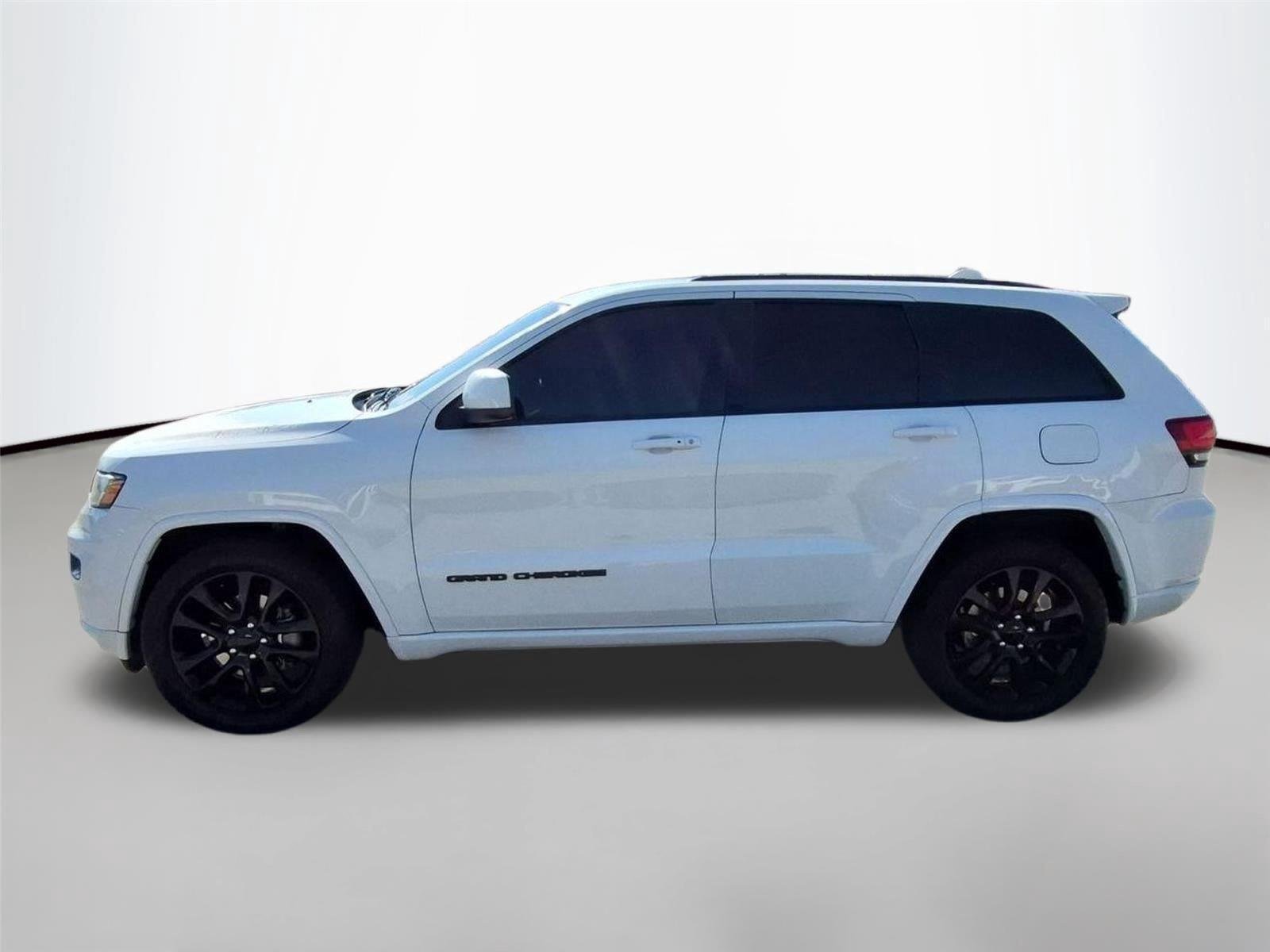 Used 2018 Bright White Clearcoat Jeep Altitude image 2
