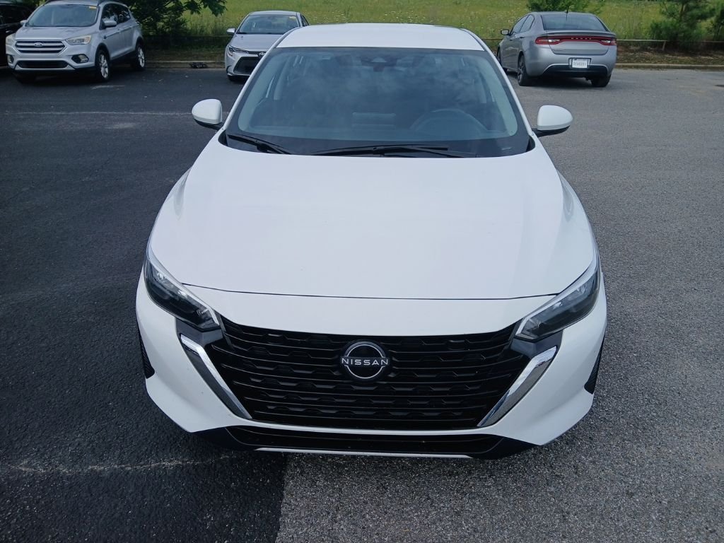 2025 Nissan Sentra's photo