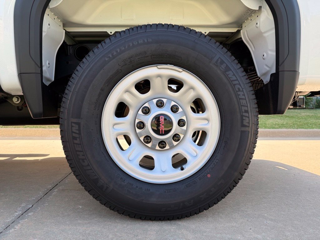 New 2026 Summit White GMC Pro image 9