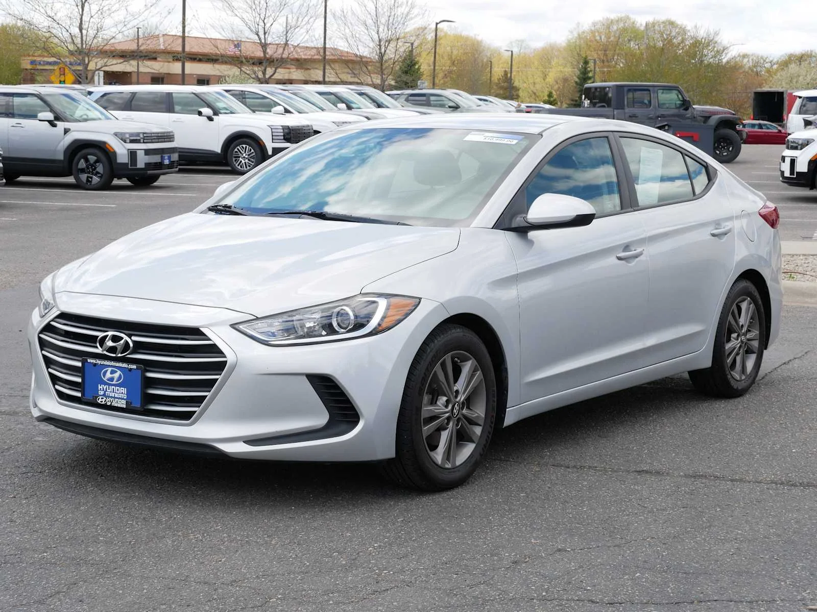 Used 2018 Hyundai Elantra SEL with VIN 5NPD84LF8JH395261 for sale in Mankato, Minnesota