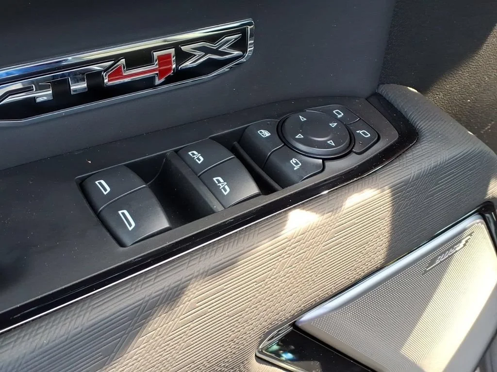 2026 GMC Sierra 1500 AT4X - Photo 18