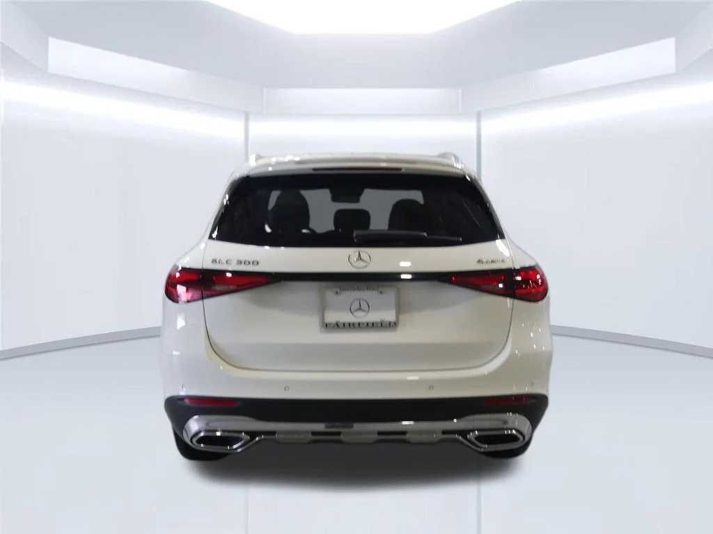 New 2026 Polar White Mercedes-Benz GLC 300 image 4