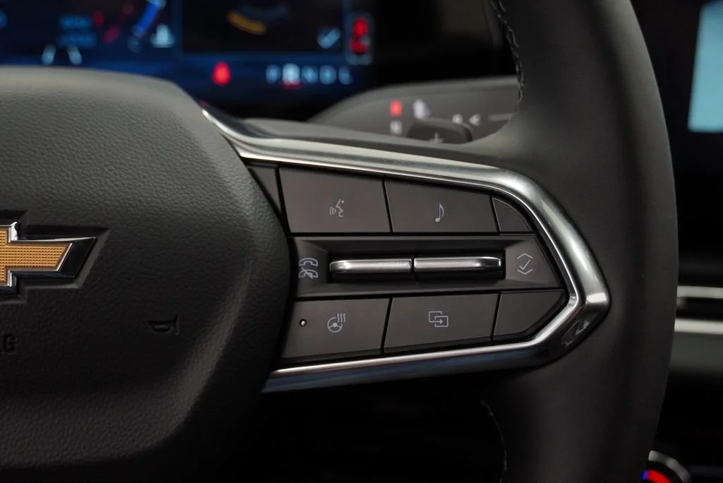 New 2027 Sterling Gray Metallic Chevrolet LT image 21