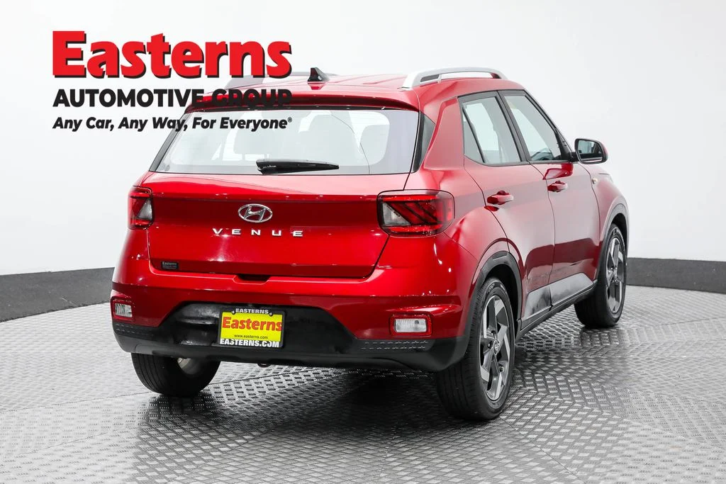 Used 2022 Red Hyundai SEL image 5