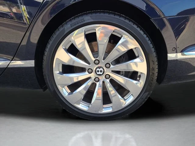 Used 2021 Blue Bentley V8 image 12