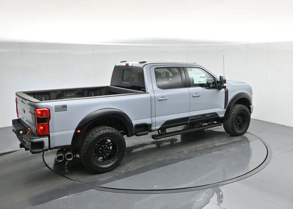 New 2026 Glacier Gray Metallic Tri-Coat Ford Lariat image 44