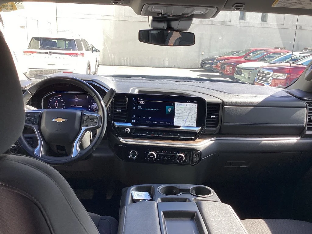 Used 2024 Sterling Gray Metallic Chevrolet LT (2FL) image 30