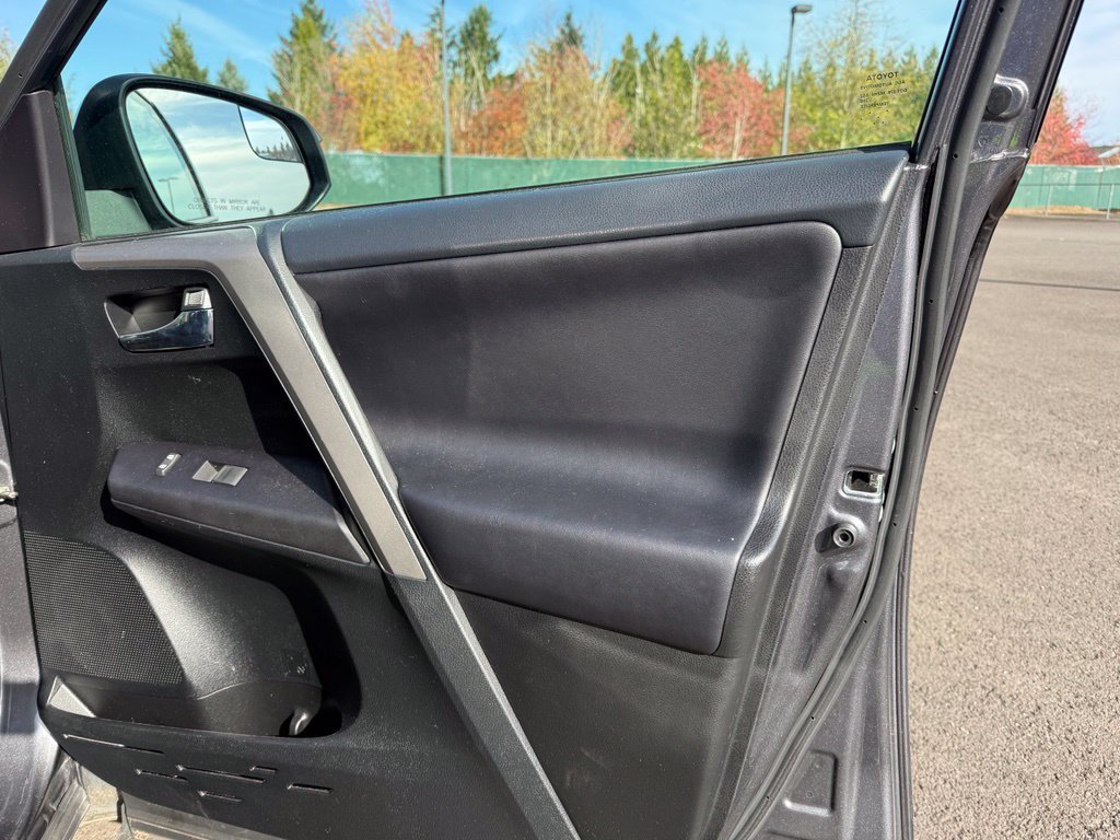 Used 2016 Magnetic Gray Metallic Toyota XLE image 25