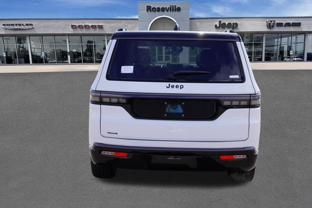 New 2026 Bright White Clear-Coat Exterior Paint Jeep Summit Reserve image 4