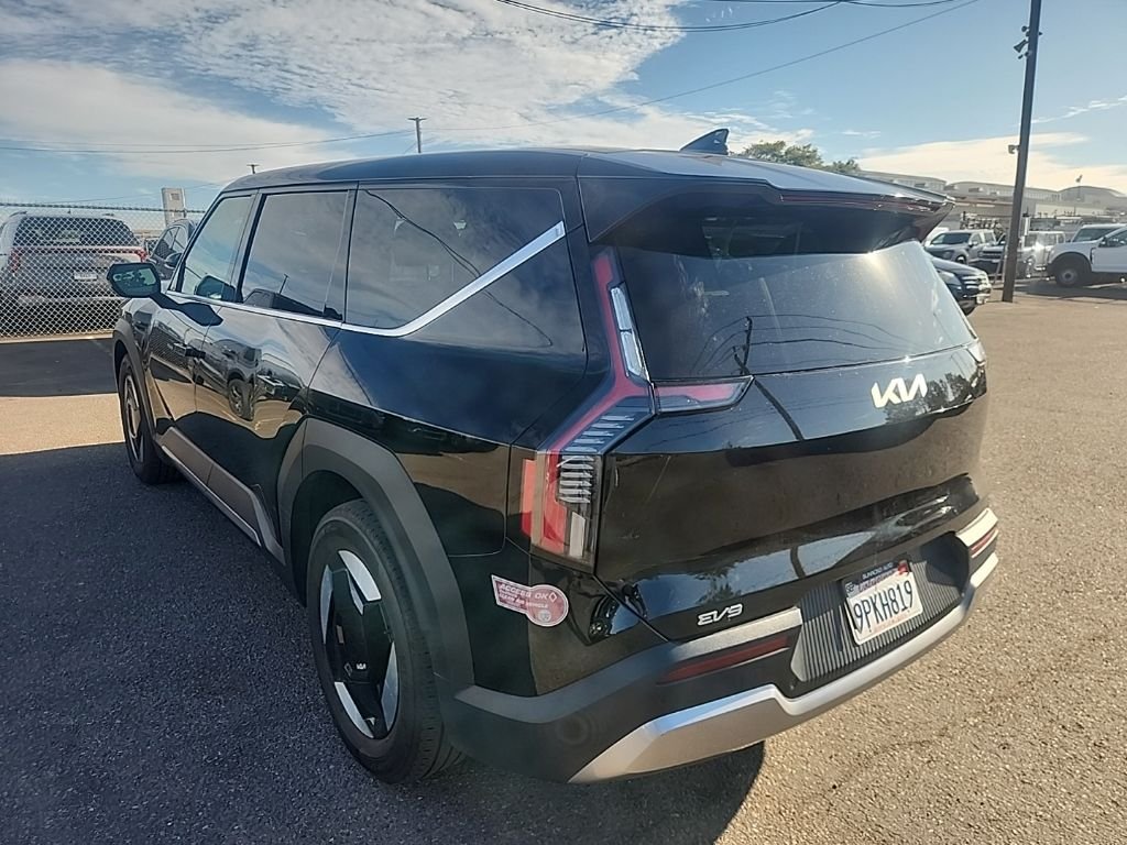 Certified Used 2024 Black Kia Light Long Range image 11
