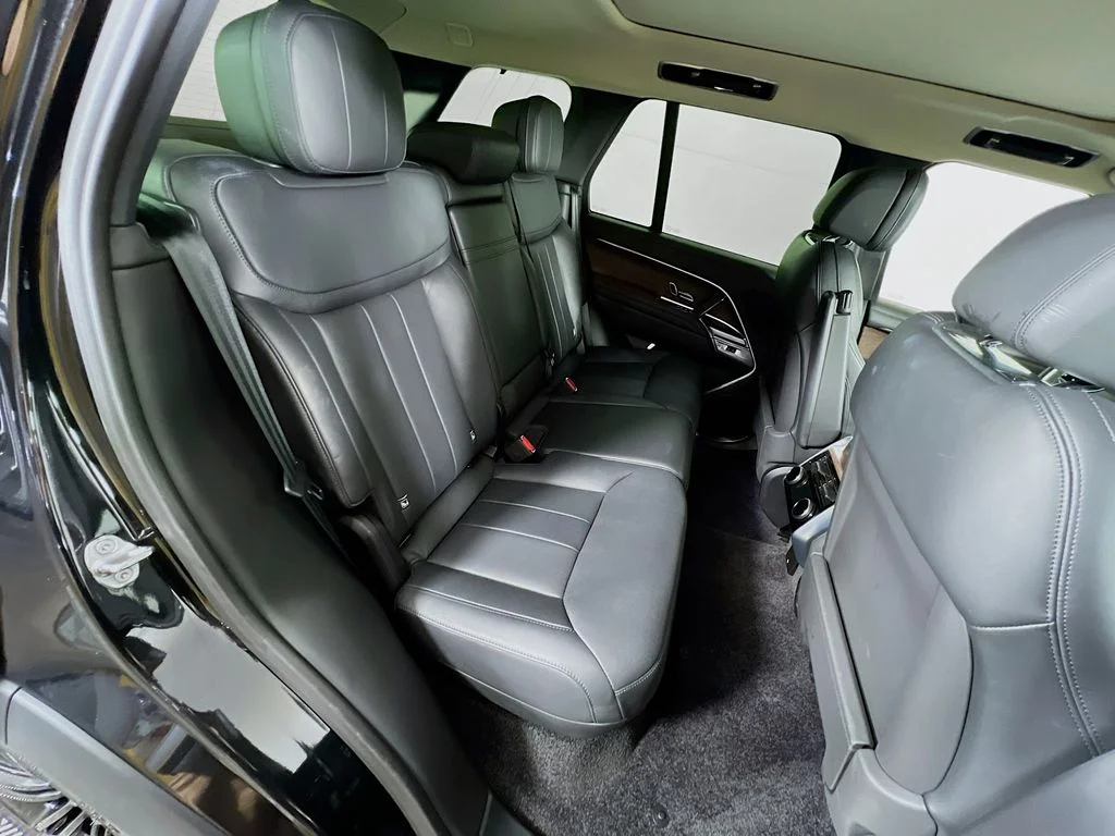 Used 2024 Santorini Black Metallic Land Rover SE image 29
