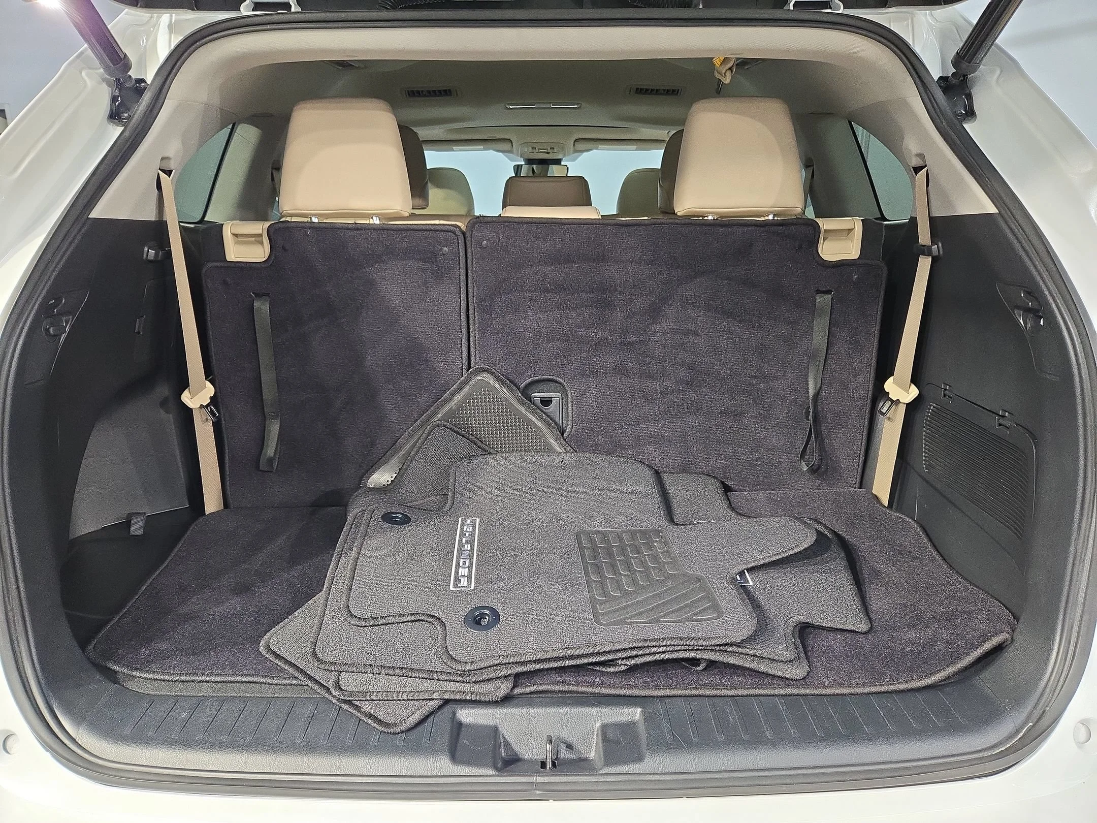 Used 2022 Wind Chill Pearl Toyota XLE image 18