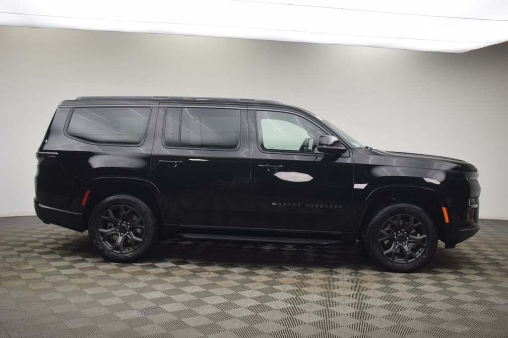 New 2026 High Gloss Black Exterior Paint Jeep Limited Altitude image 4