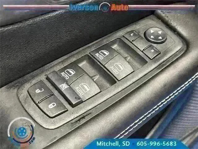 New 2026 Hydro Blue Pearl-Coat Exterior Paint Chrysler Select image 15